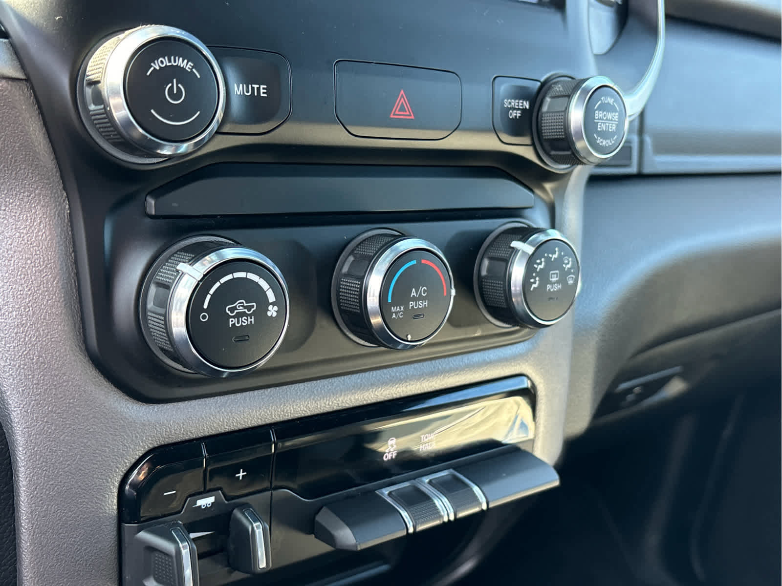 Used 2024 RAM 2500 Big Horn w/ Bed Utility Group image 16