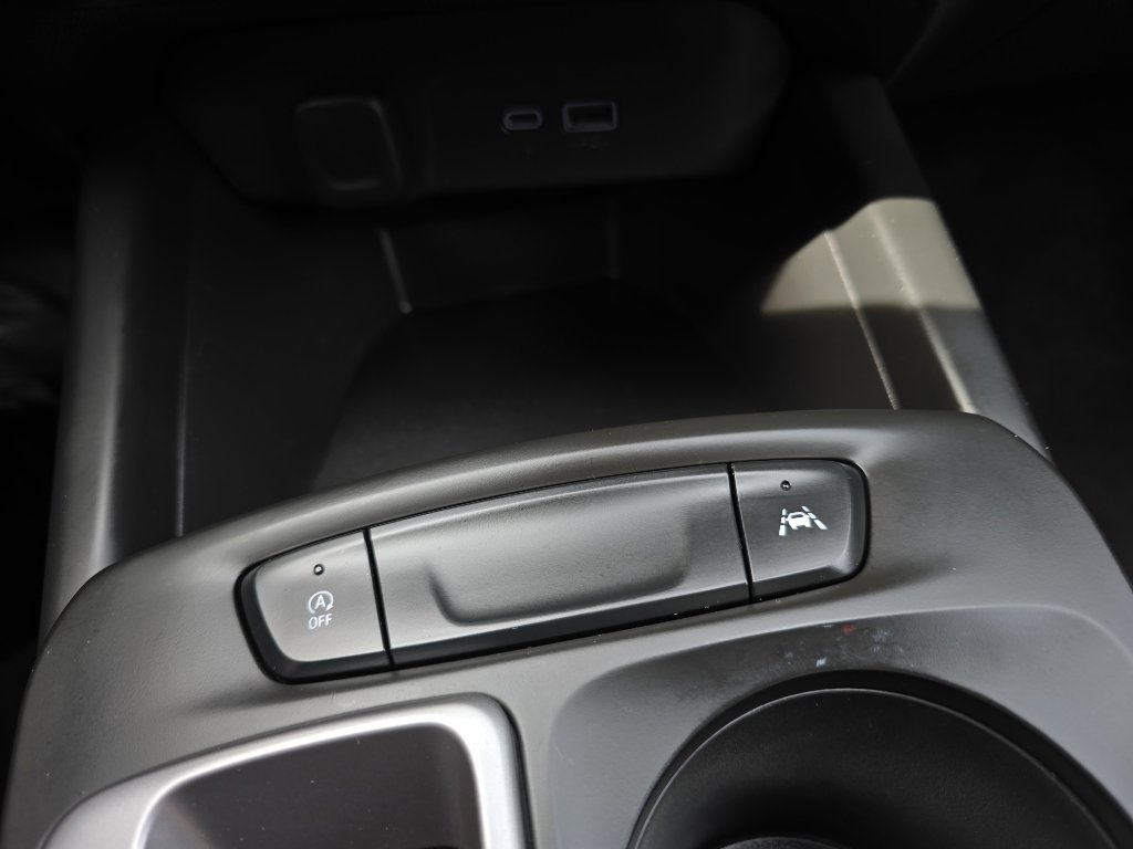 Used 2024 Chevrolet Trax RS w/ Driver Confidence Package FWD image 18