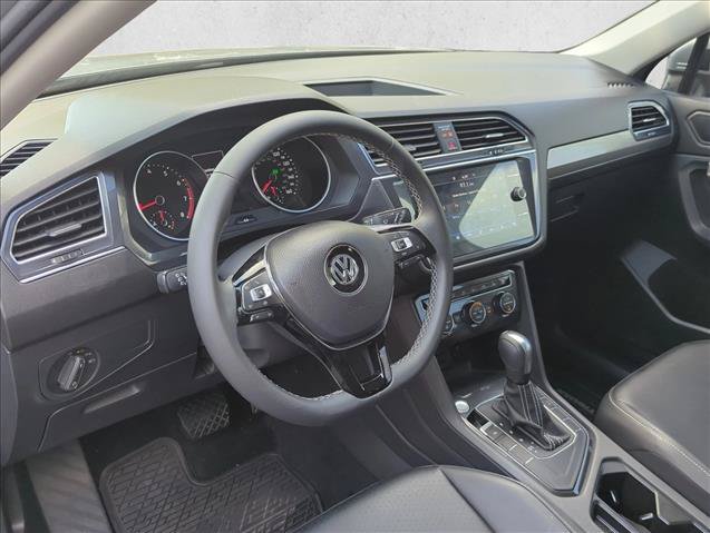 Used 2021 Volkswagen Tiguan SE w/ Panoramic Sunroof Package FWD image 11