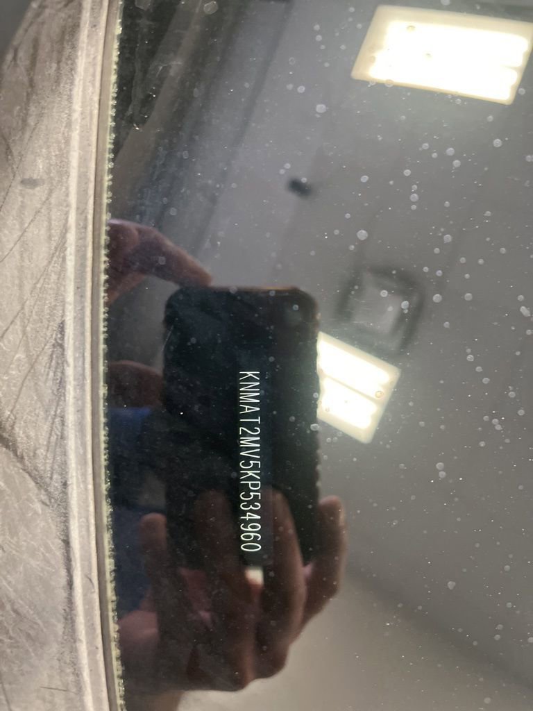 Used 2019 Nissan Rogue SV image 6