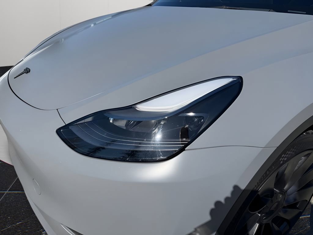 Used 2023 Tesla Model Y Performance AWD/4WD image 11