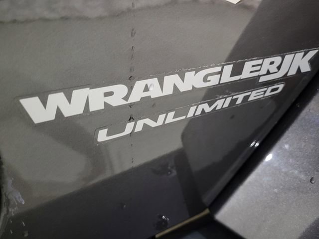 Used 2018 Jeep Wrangler Unlimited Sahara w/ Connectivity Group image 20