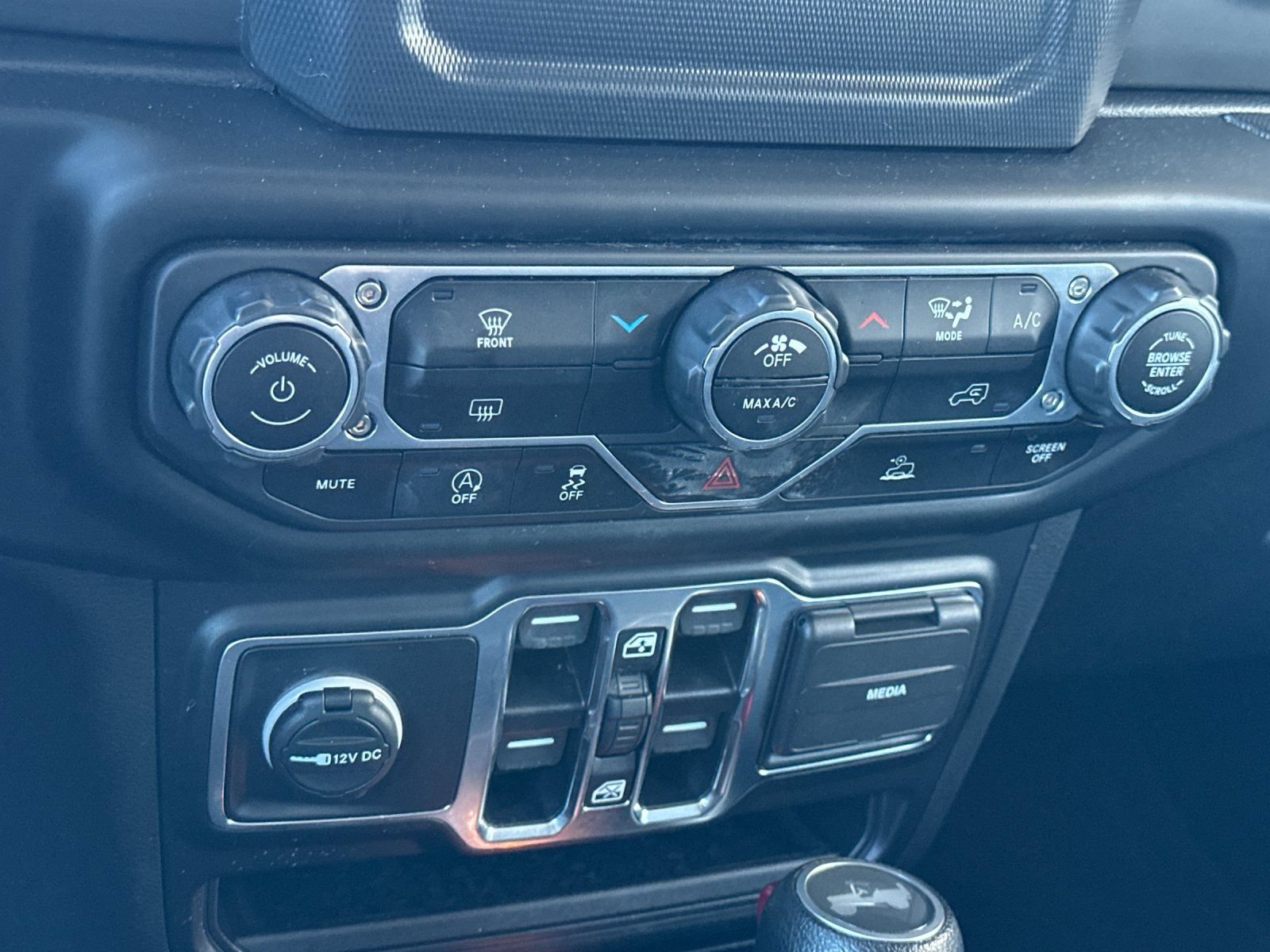 Used 2022 Jeep Wrangler Unlimited Sport AWD/4WD image 19