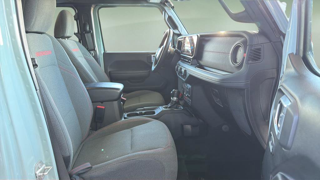 Used 2024 Jeep Wrangler Unlimited Rubicon w/ Technology Group image 11