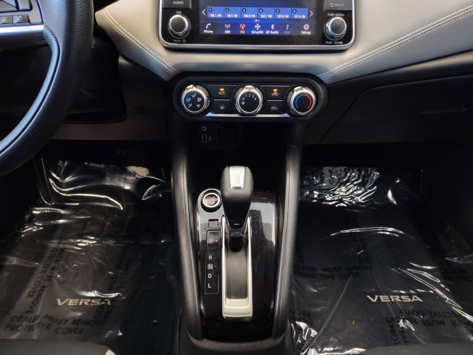 Used 2020 Nissan Versa SV image 23