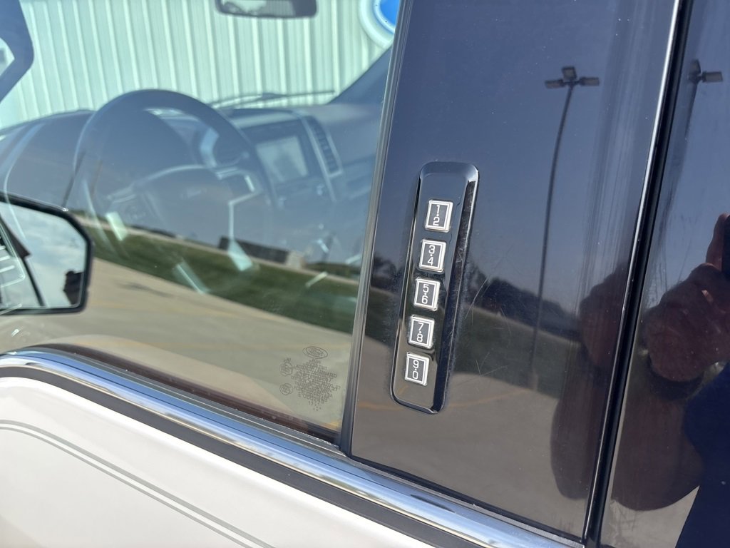 Used 2018 Ford F150 Platinum w/ Equipment Group 701A Luxury image 13