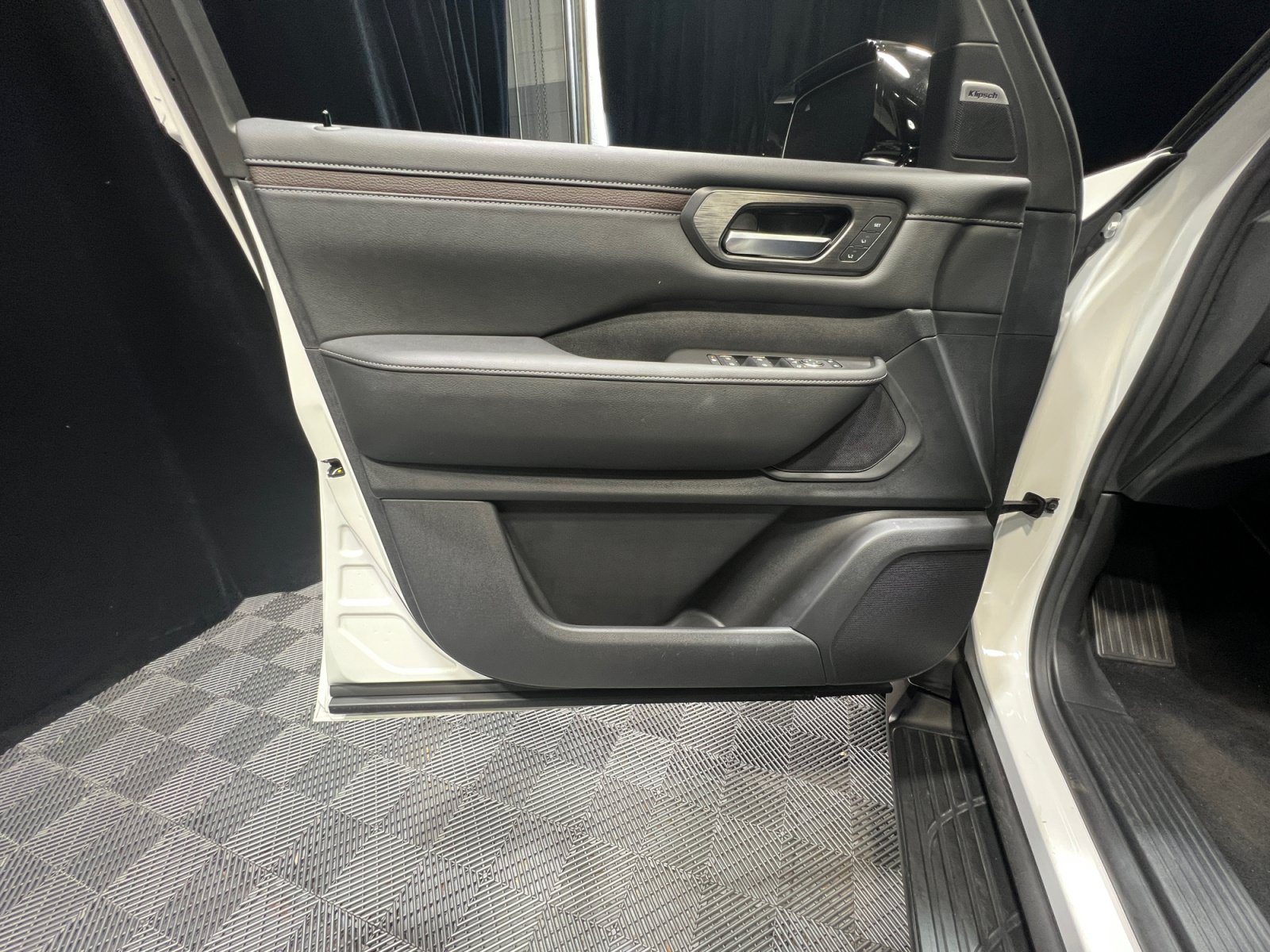 New 2026 Nissan Armada SL AWD/4WD image 13