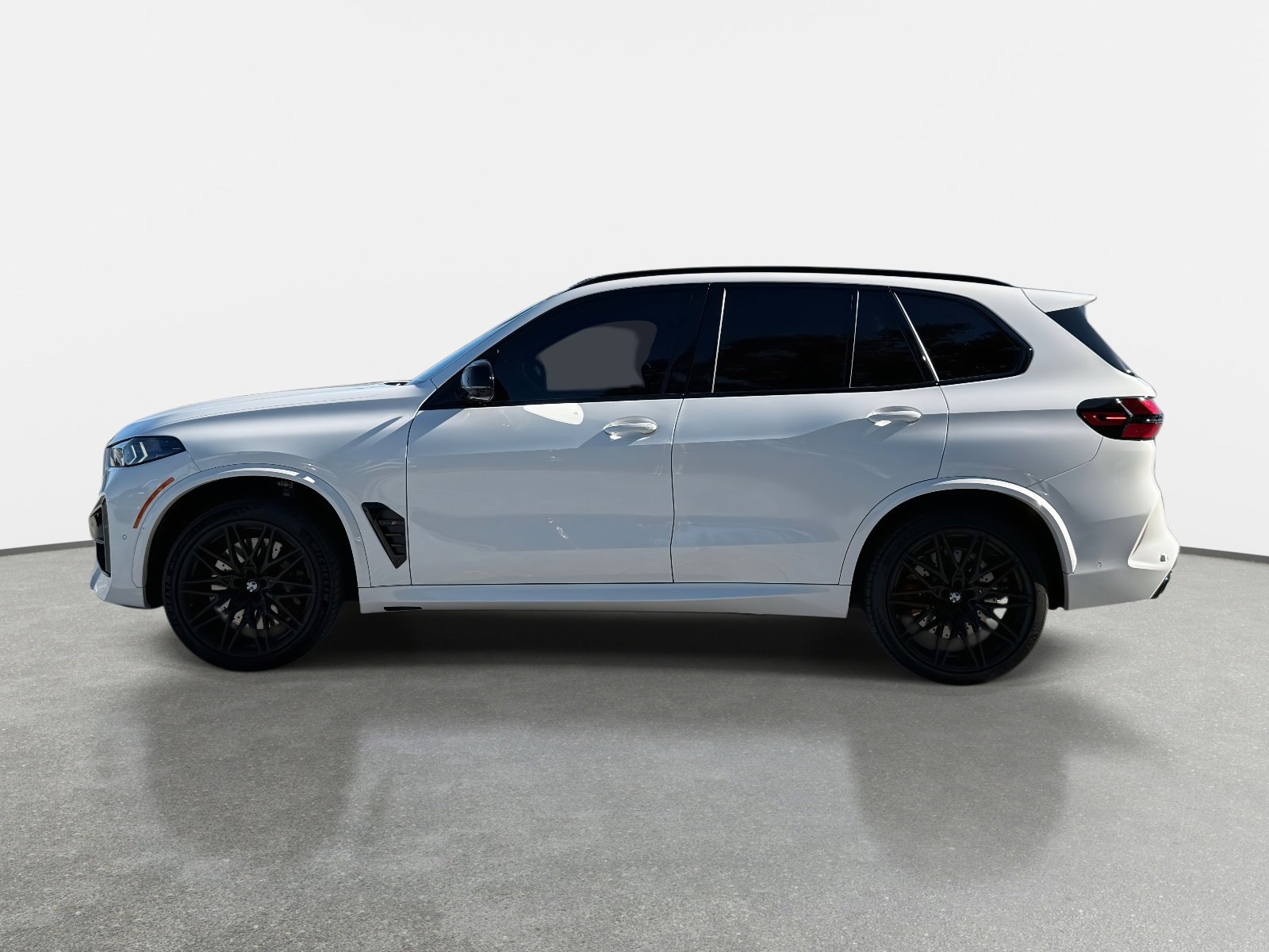 Used 2025 BMW X5 M Competition w/ Executive Package image 6