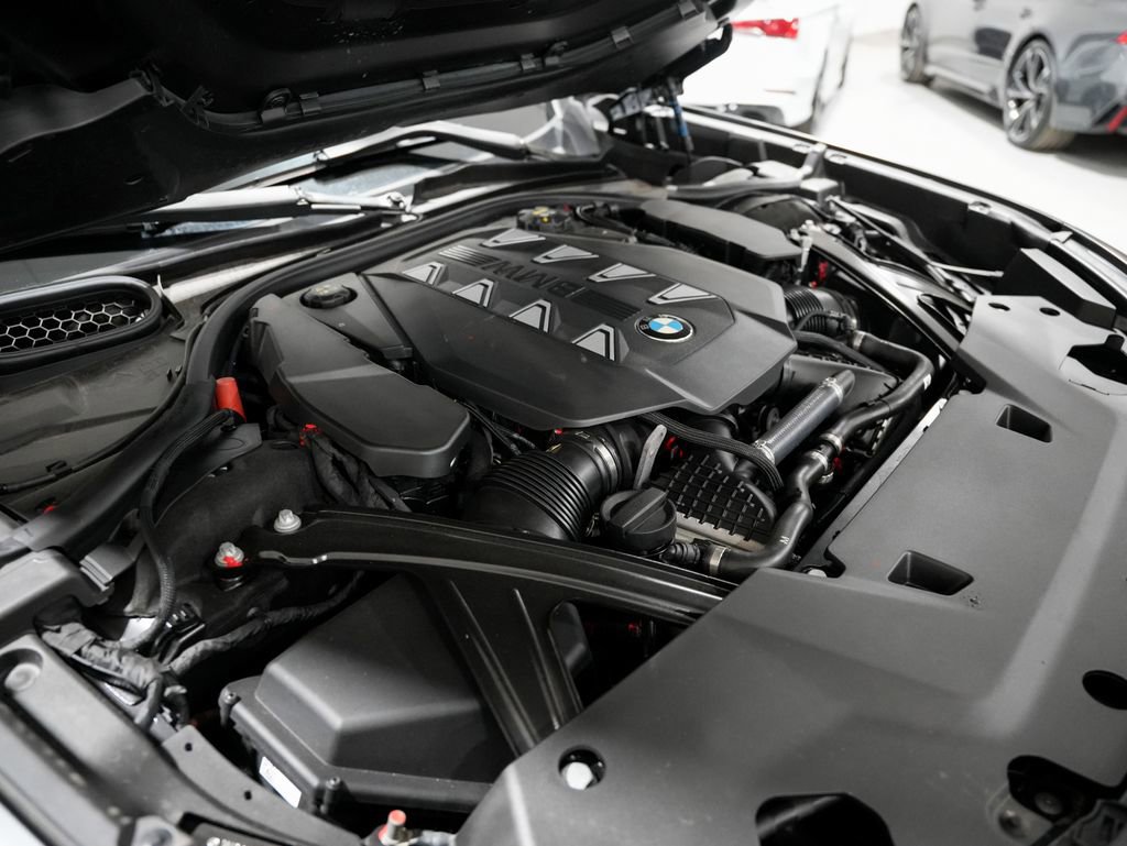 Used 2023 BMW 760i xDrive w/ Executive Package image 46