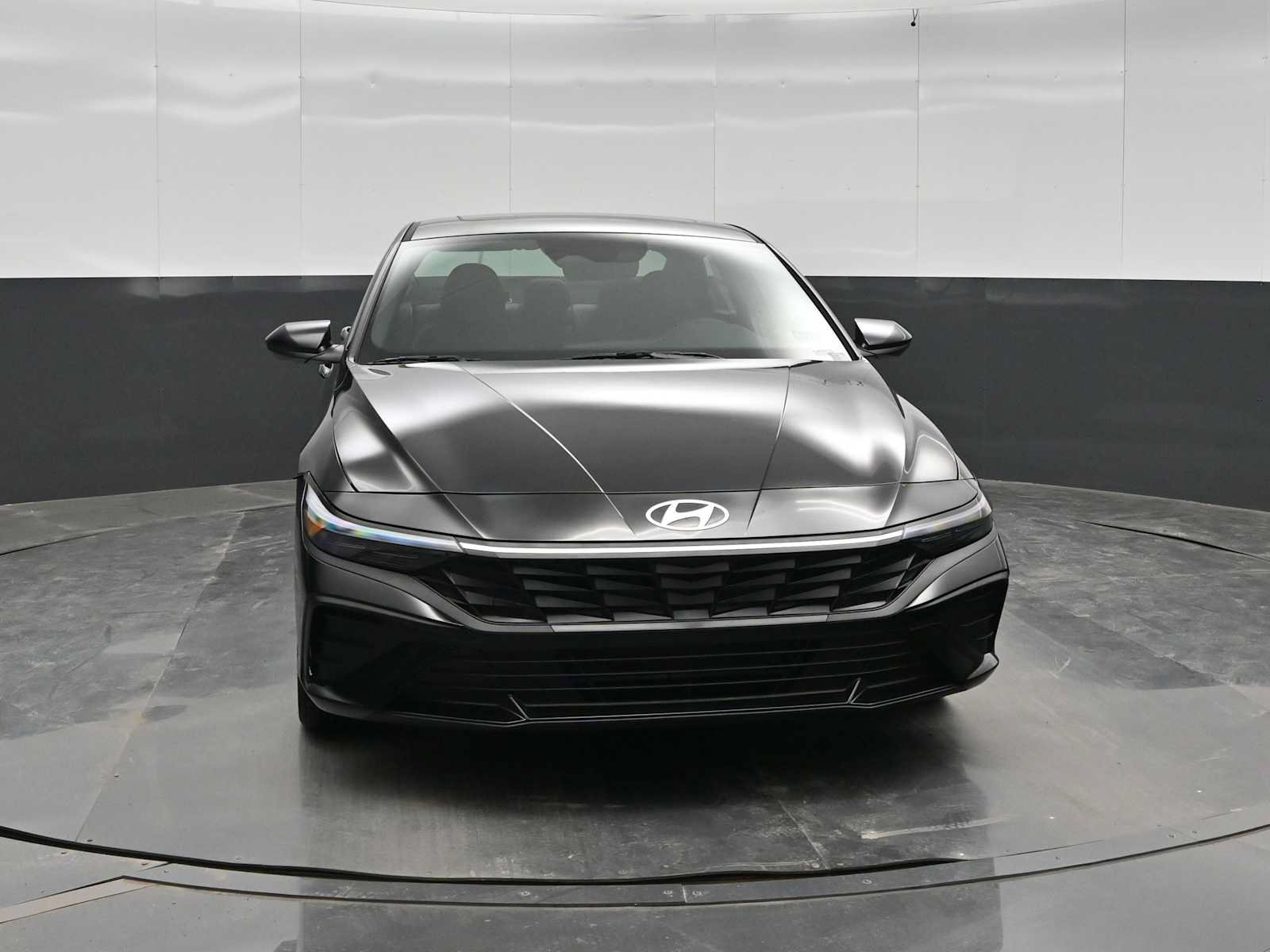 New 2026 Hyundai Elantra SEL Sport FWD video 2