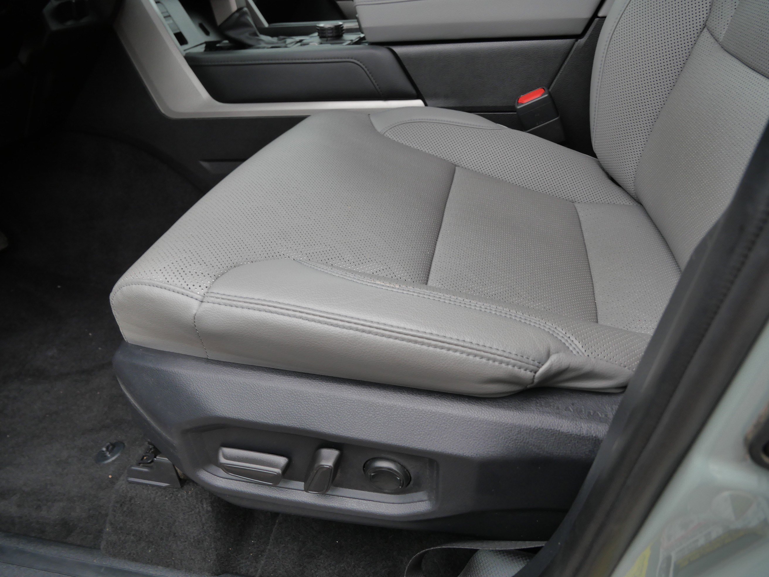 Used 2025 Toyota Tundra Limited image 21