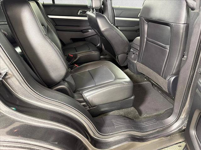 Used 2016 Ford Explorer XLT w/ Equipment Group 202A FWD image 16