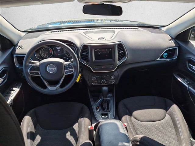 Used 2019 Jeep Cherokee Latitude w/ Popular Appearance Group FWD image 10