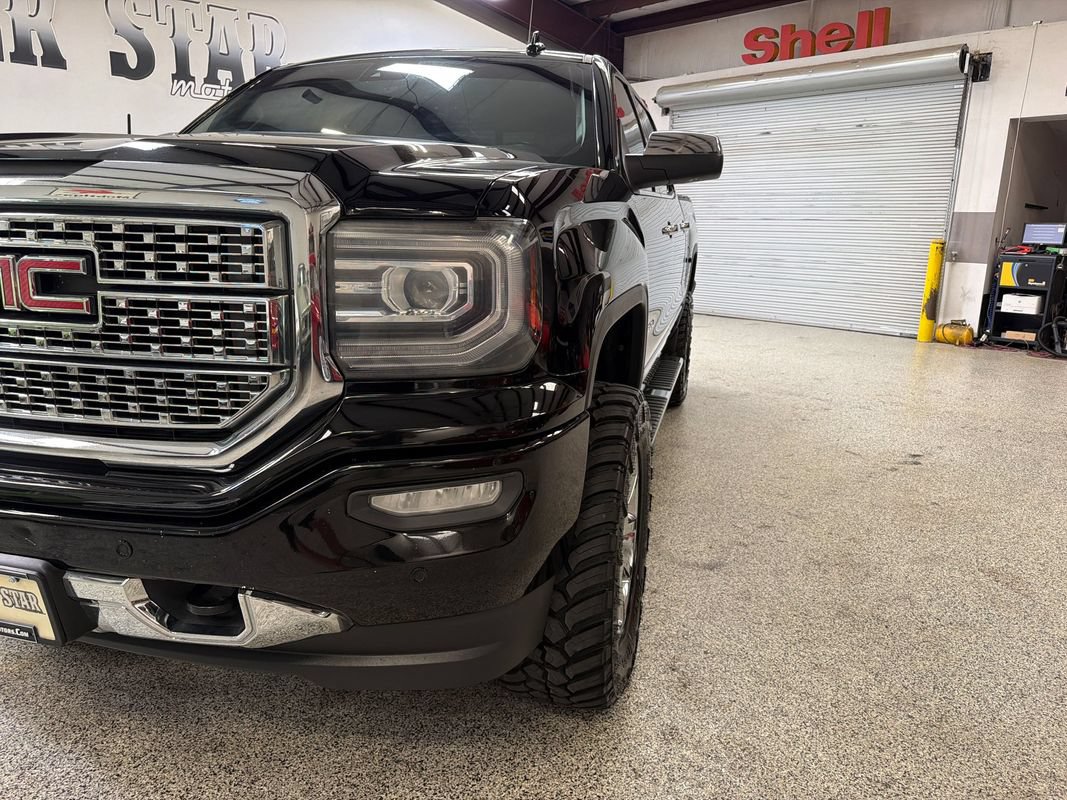 Used 2016 GMC Sierra 1500 Denali w/ Enhanced Driver Alert Package AWD/4WD image 13