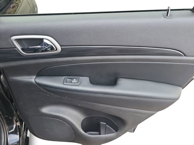 Used 2020 Jeep Grand Cherokee Altitude image 24