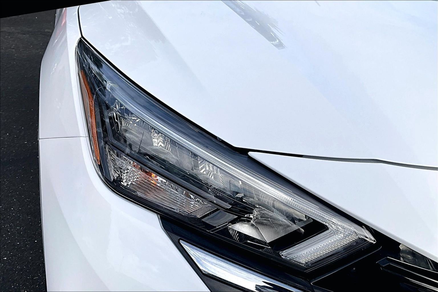 Used 2025 Nissan Versa S w/ Trunk Package image 29