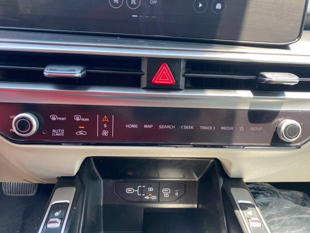 Used 2025 Kia Sorento S AWD/4WD image 19