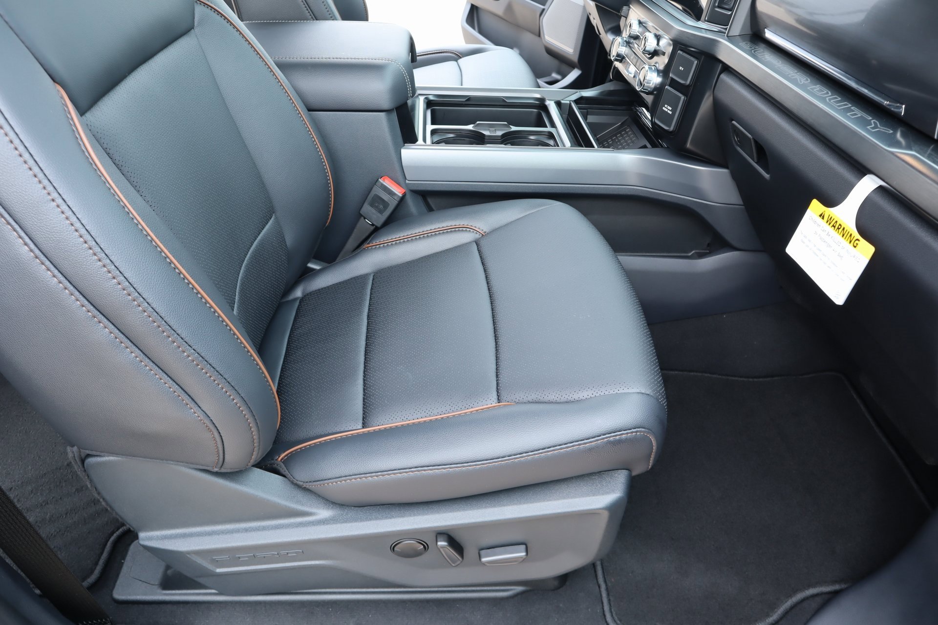 New 2026 Ford F250 Lariat w/ Black Appearance Package image 15