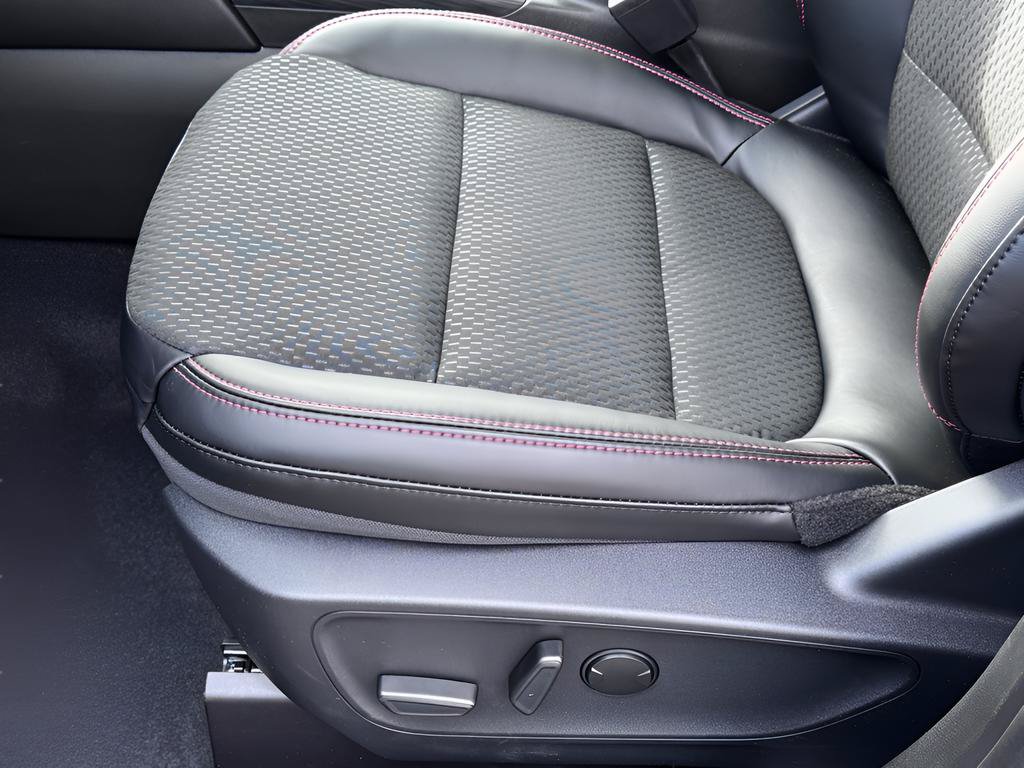 New 2026 Ford Escape ST-Line w/ Cold Weather Package FWD image 25