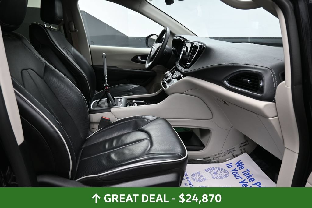 Used 2023 Chrysler Pacifica Limited FWD image 22