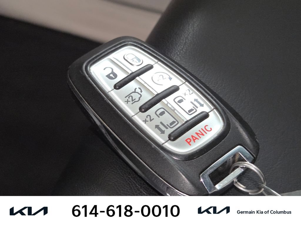 Used 2023 Chrysler Pacifica Touring-L FWD image 33
