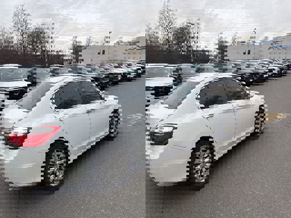 Used 2015 Honda Accord EX-L image 16