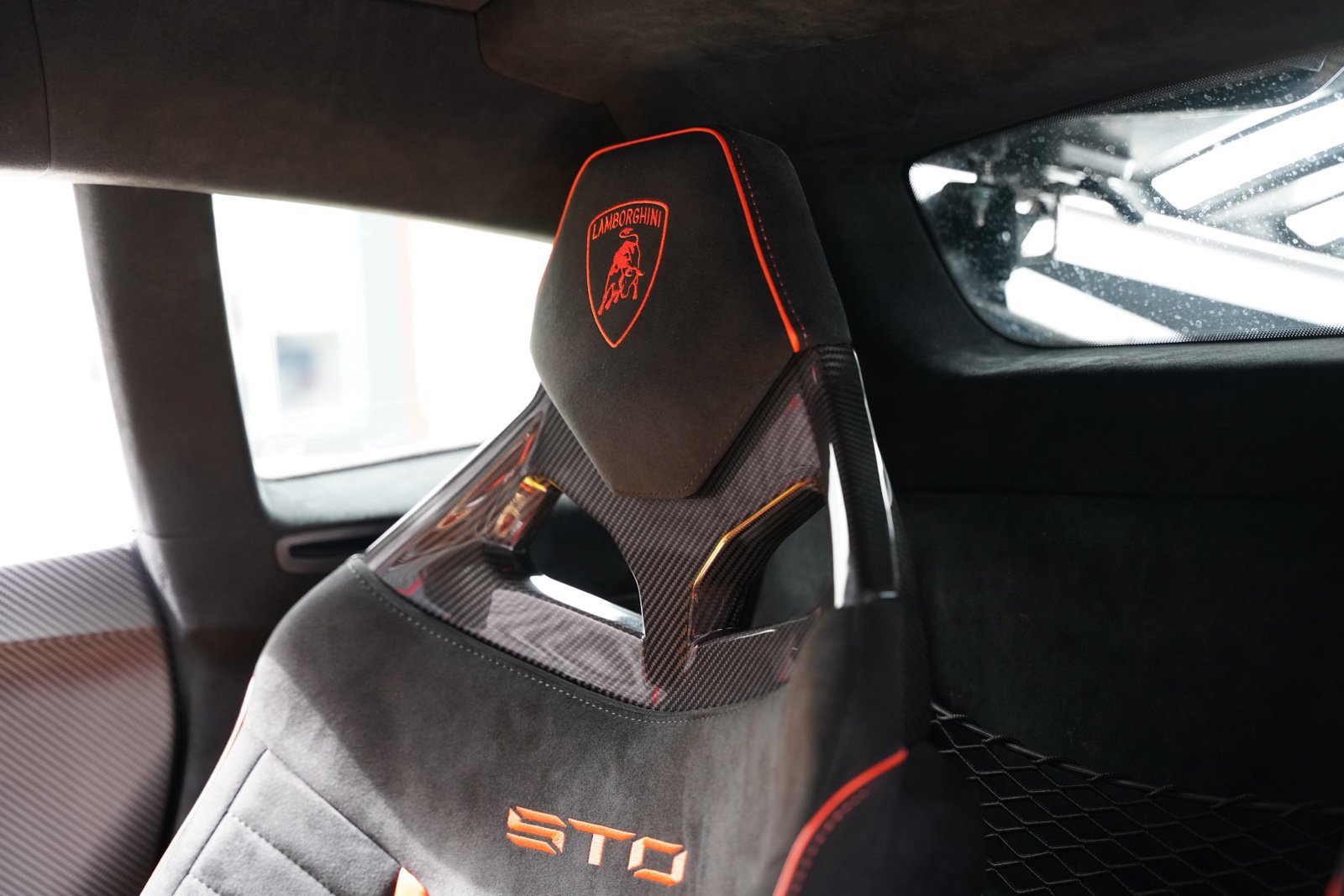 Used 2023 Lamborghini Huracan STO RWD image 39