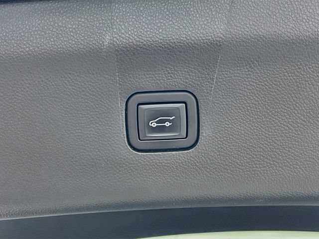 Used 2020 Buick Enclave Premium w/ Sun and Sites Package AWD/4WD image 29