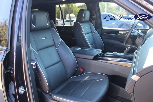 Used 2024 Cadillac Escalade Sport w/ Touring Package AWD/4WD image 11