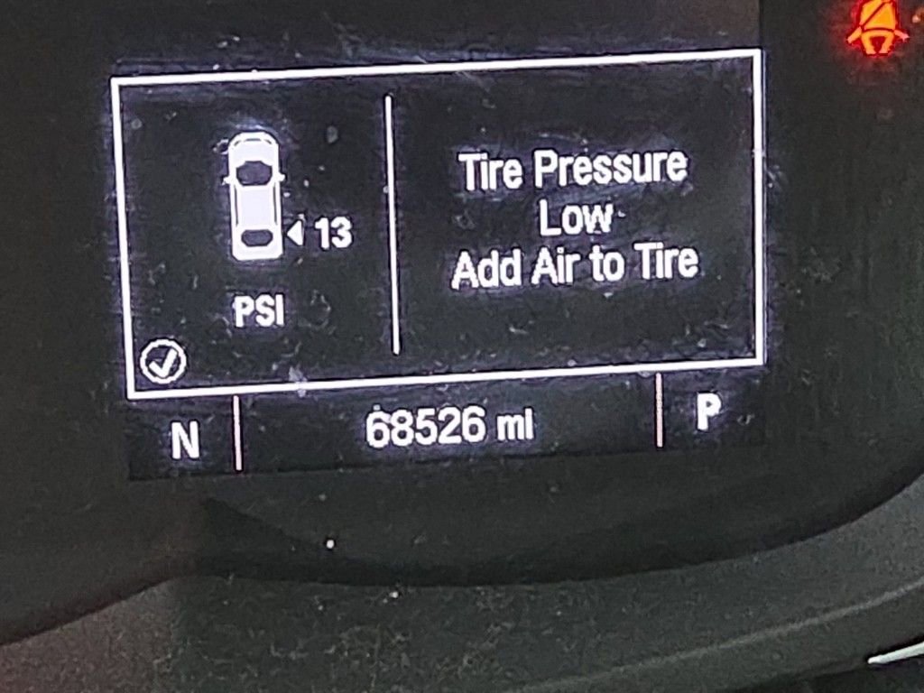 Used 2020 Chevrolet Trax LT w/ LT Convenience Package image 19