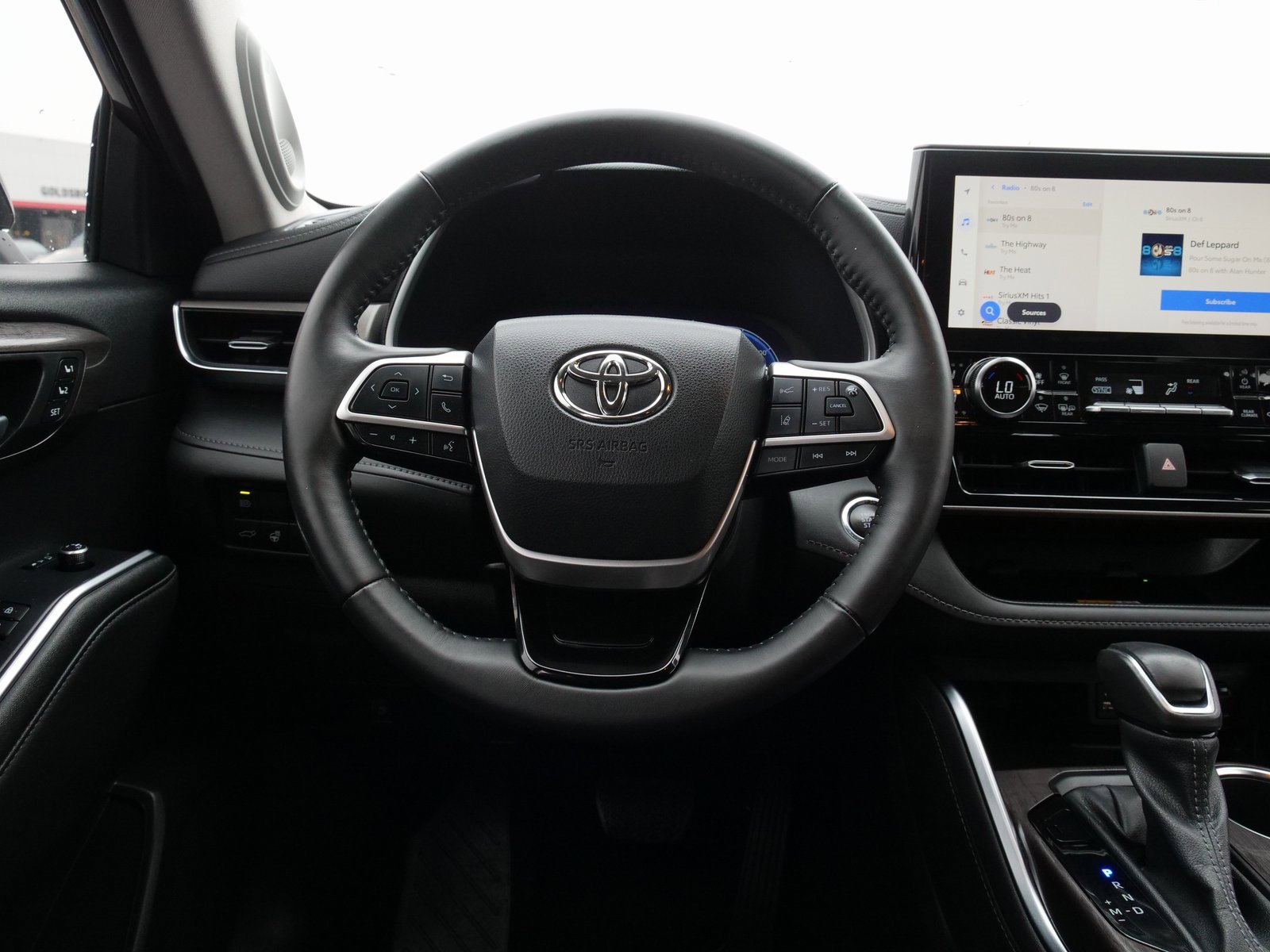 Used 2023 Toyota Highlander Limited image 24