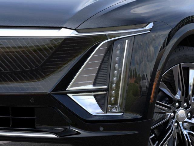 New 2026 Cadillac Lyriq Signature Luxury AWD/4WD image 10