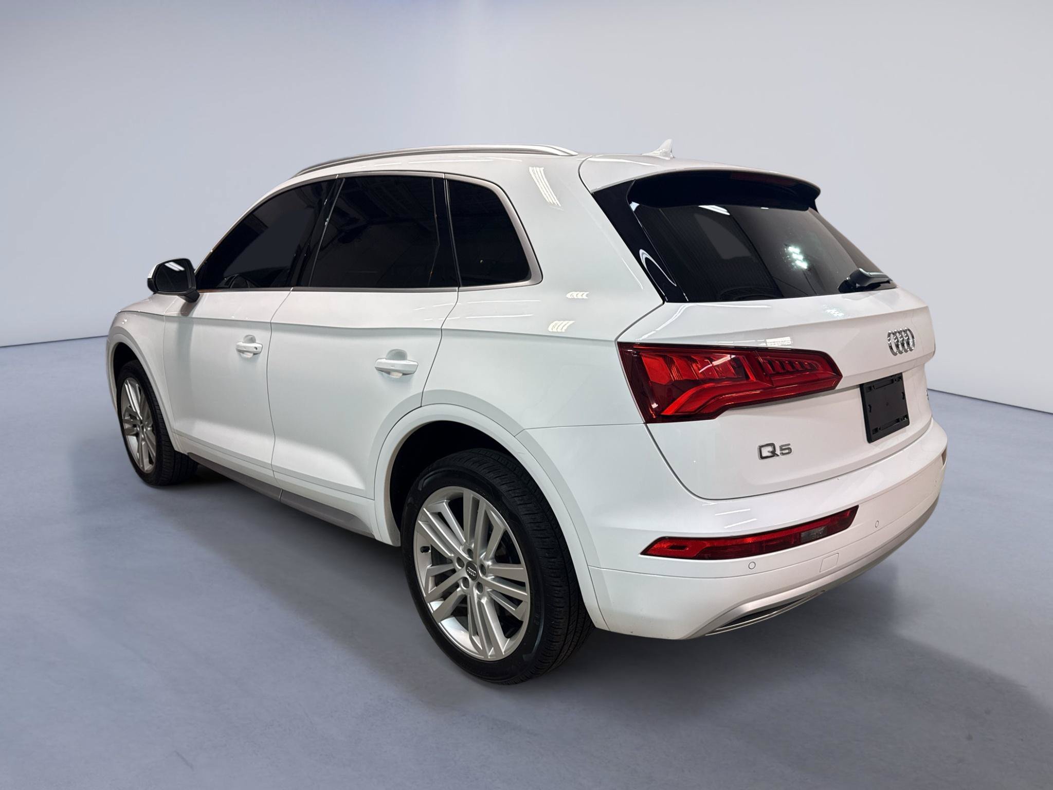 Used 2018 Audi Q5 Prestige AWD/4WD image 5