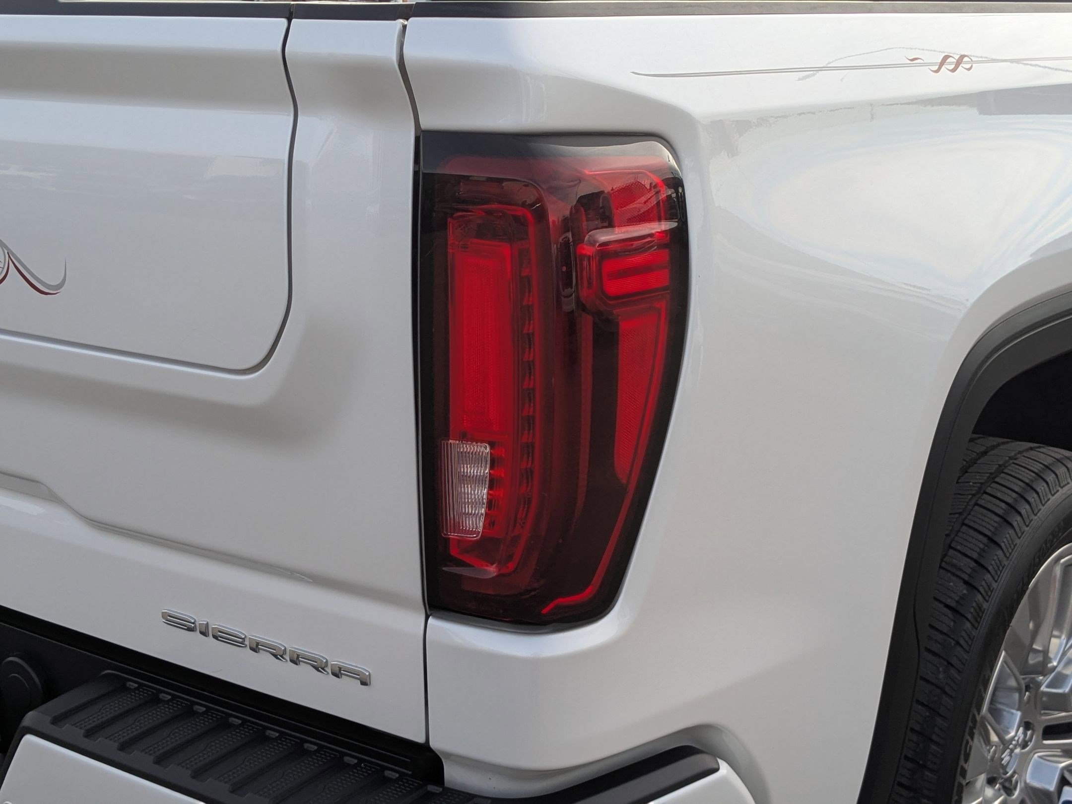 Used 2022 GMC Sierra 1500 Denali w/ Denali Premium Package image 12