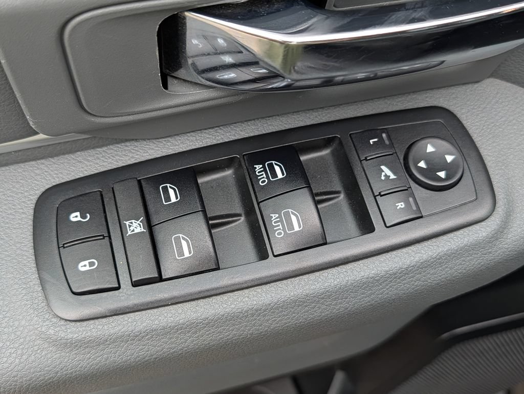 Used 2018 RAM 1500 Big Horn AWD/4WD image 32