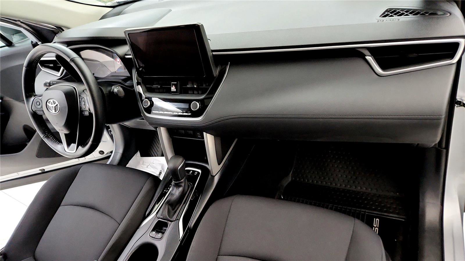 Certified 2023 Toyota Corolla Cross LE w/ Moonroof Package image 16