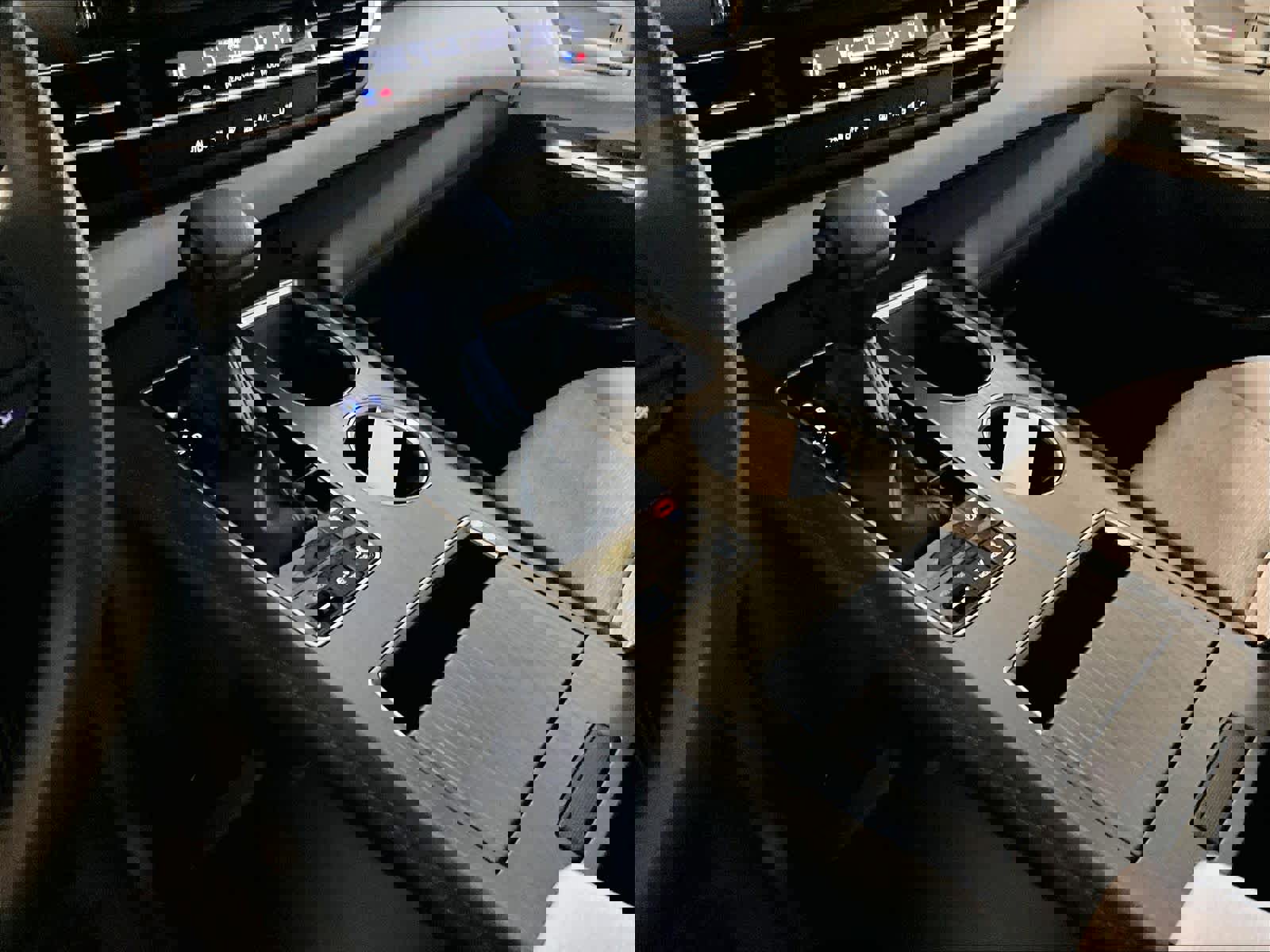 Used 2025 Toyota Sienna LE image 21