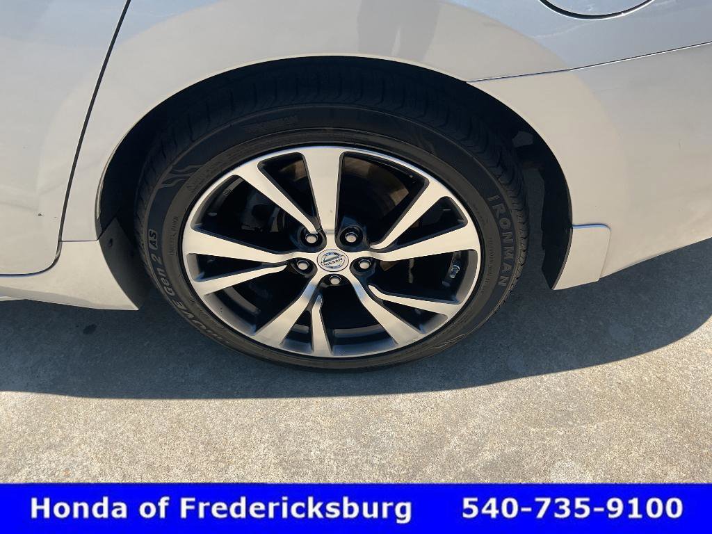 Used 2017 Nissan Maxima 3.5 SL FWD image 11