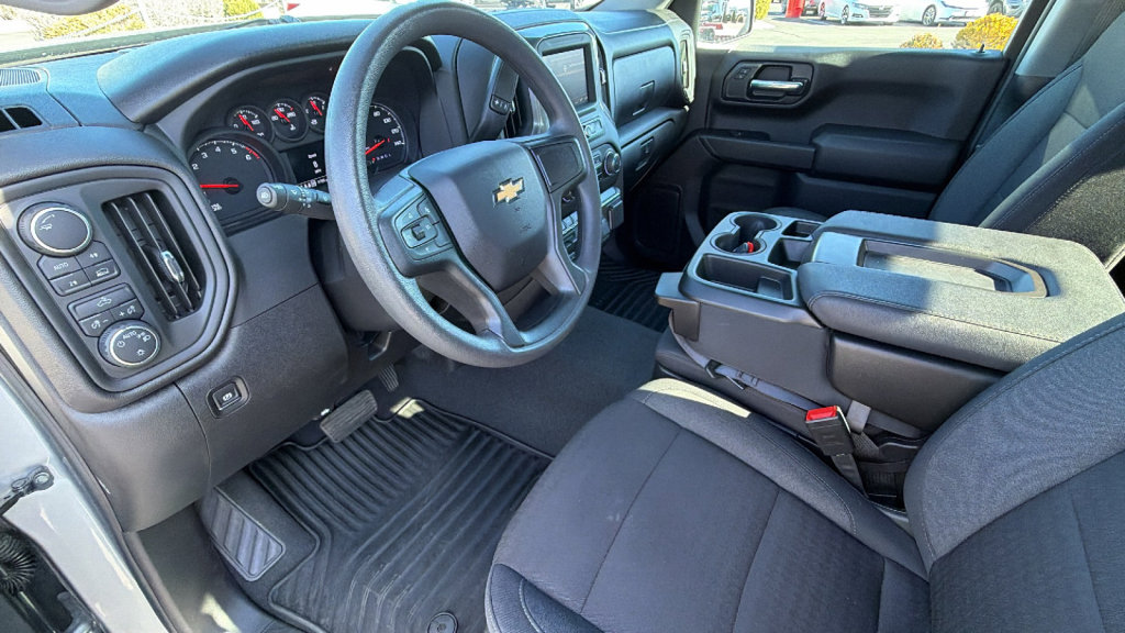 Used 2025 Chevrolet Silverado 1500 Custom image 10