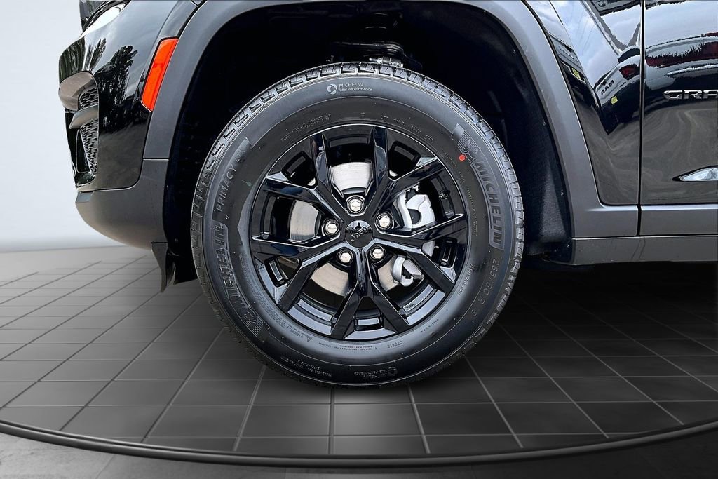 New 2025 Jeep Grand Cherokee Altitude image 10