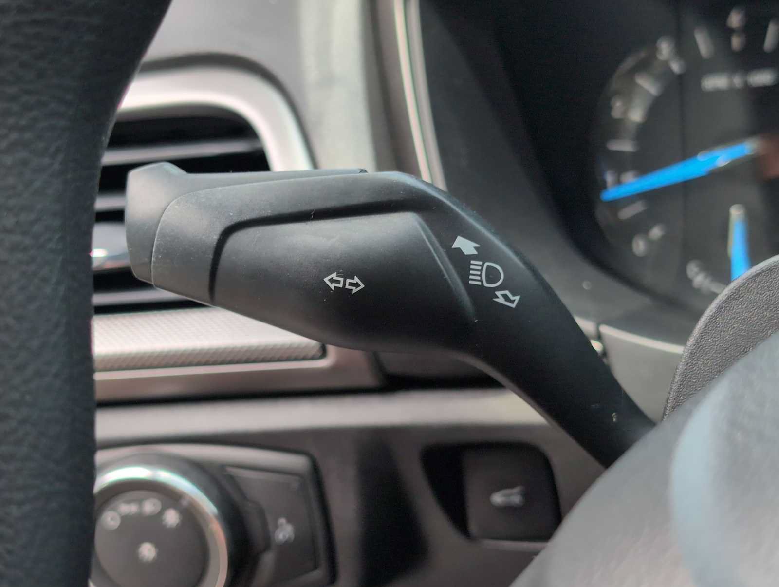 Used 2017 Ford Fusion SE FWD image 26