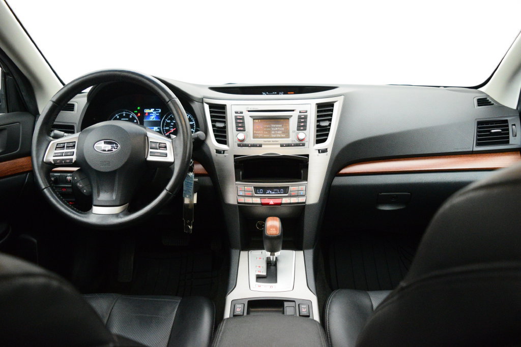Used 2013 Subaru Outback 2.5i Limited w/ Moonroof Pkg AWD/4WD image 18