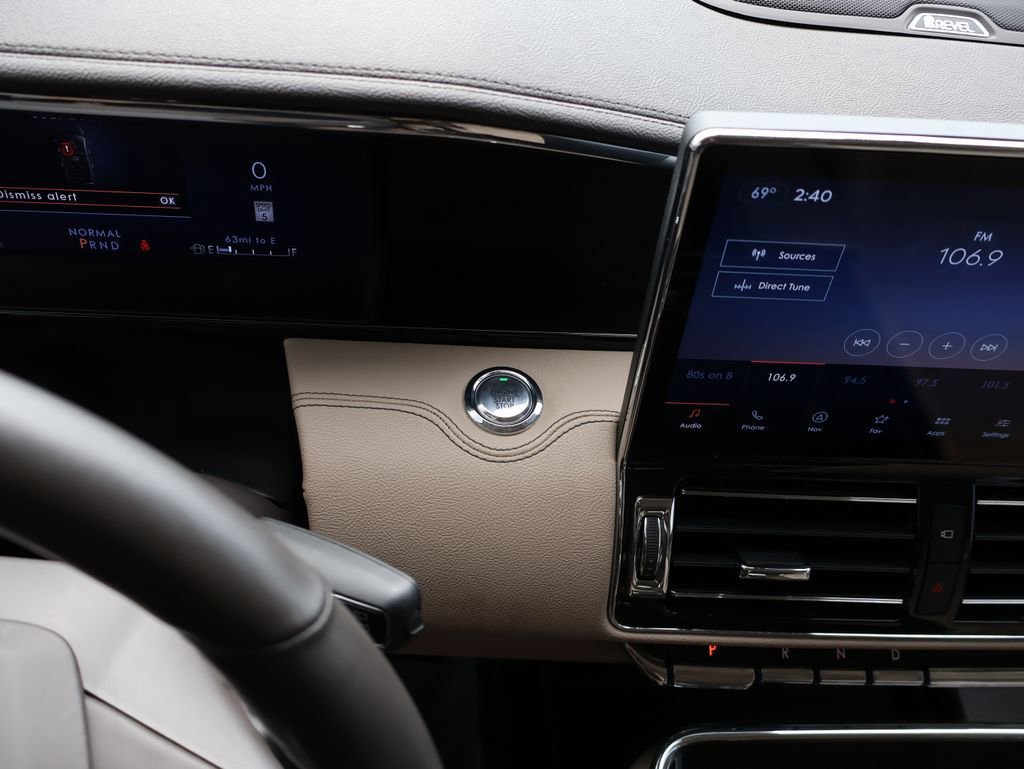 Used 2024 Lincoln Navigator Premiere image 30