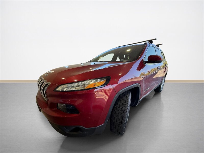 Used 2016 Jeep Cherokee Latitude w/ Safety/Convenience Group AWD/4WD image 8
