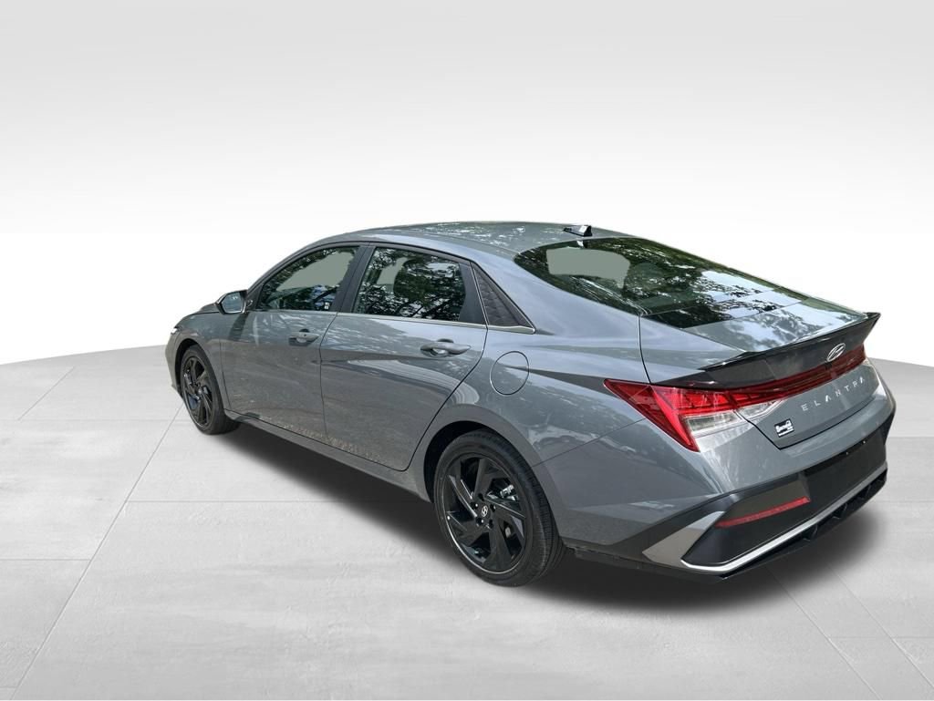 Certified 2026 Hyundai Elantra SEL Sport Premium FWD image 3