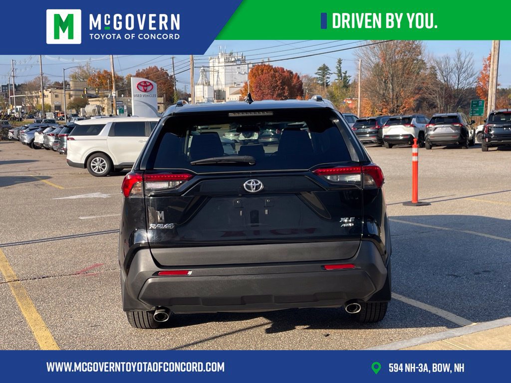 Used 2021 Toyota RAV4 XLE w/ Convenience Package AWD/4WD image 4