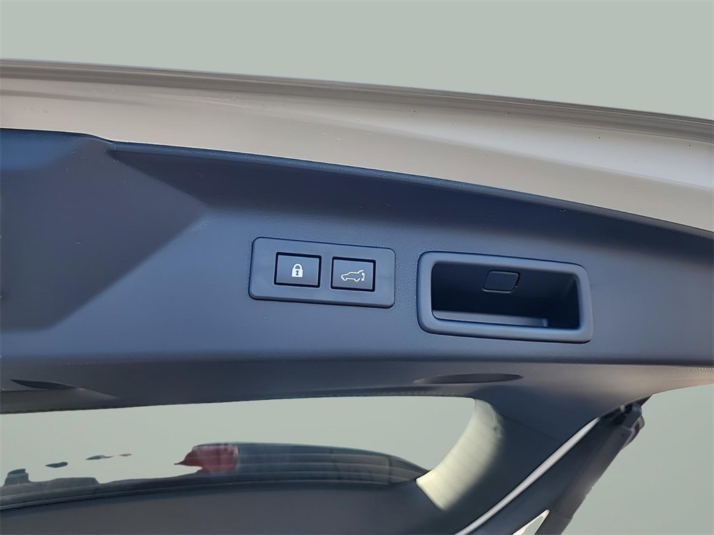 Used 2025 Subaru Forester Limited image 12