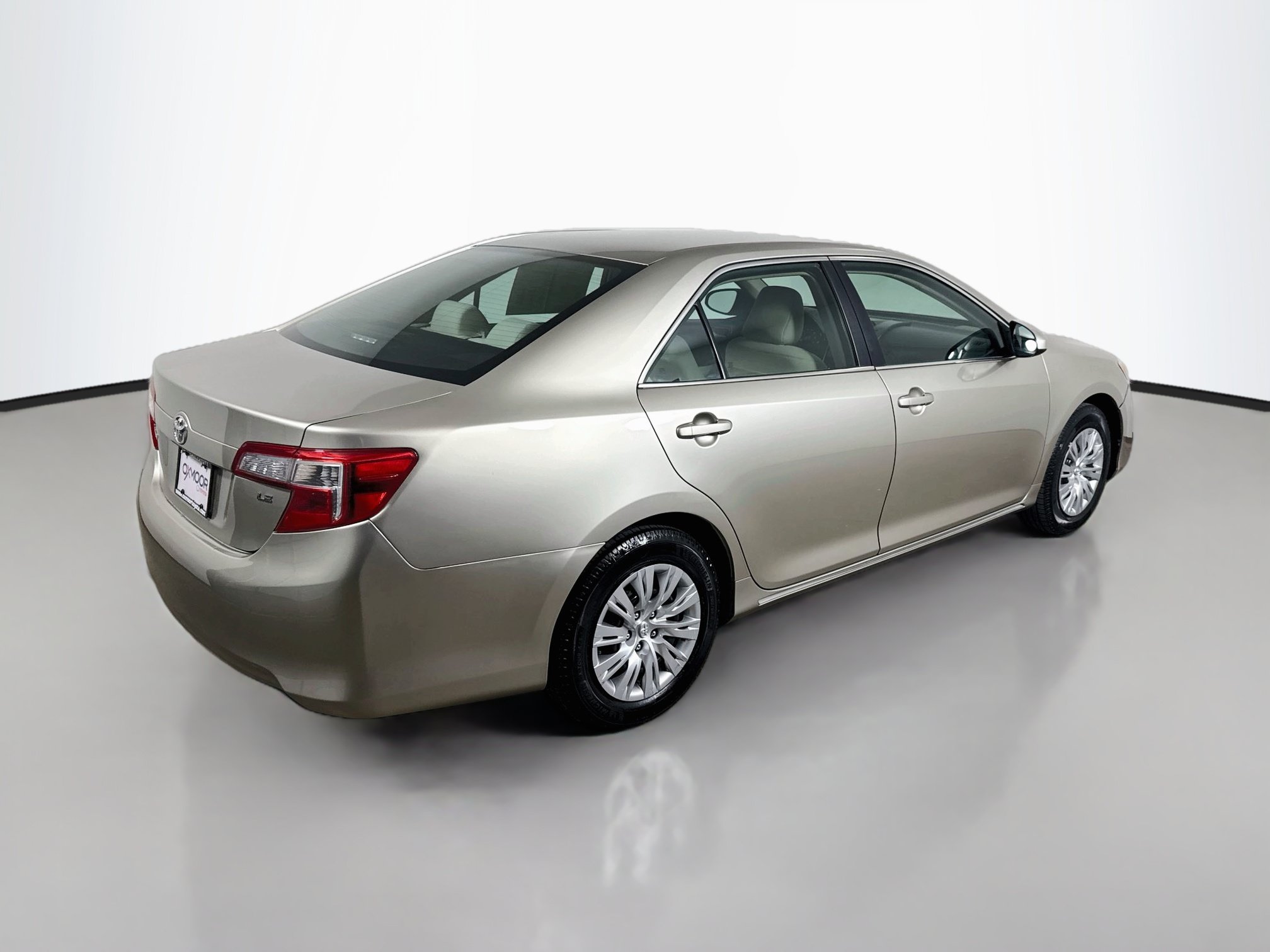 Used 2014 Toyota Camry LE FWD image 7
