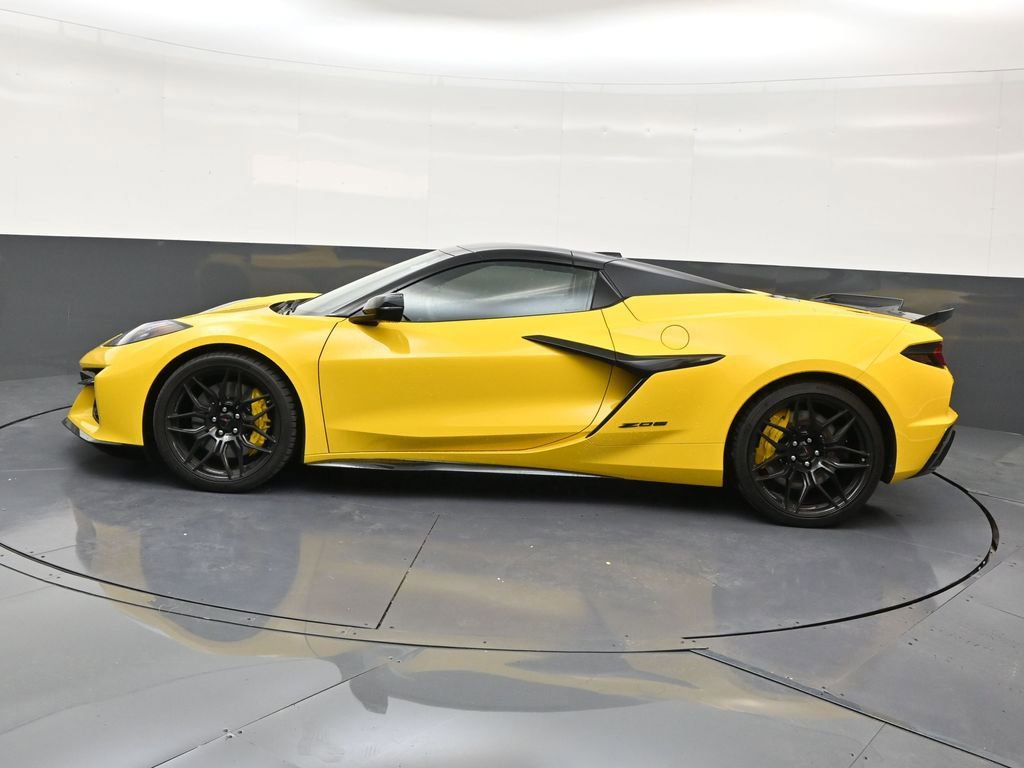 Used 2026 Chevrolet Corvette Z06 image 2