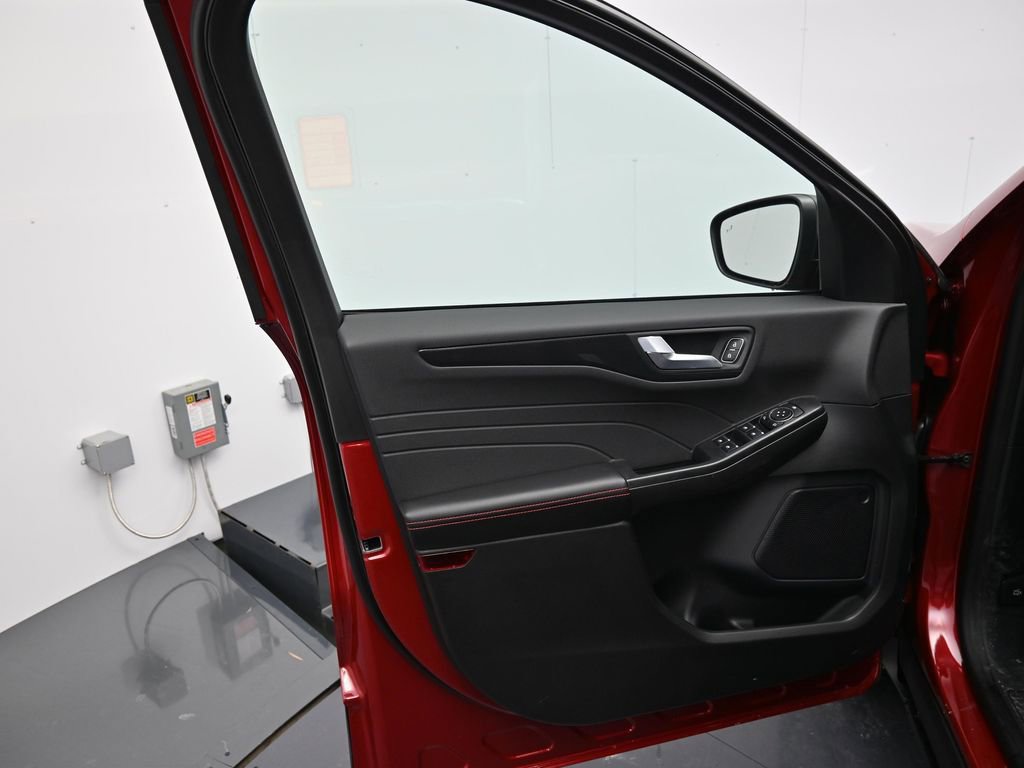 New 2026 Ford Escape ST-Line w/ Cold Weather Package image 9